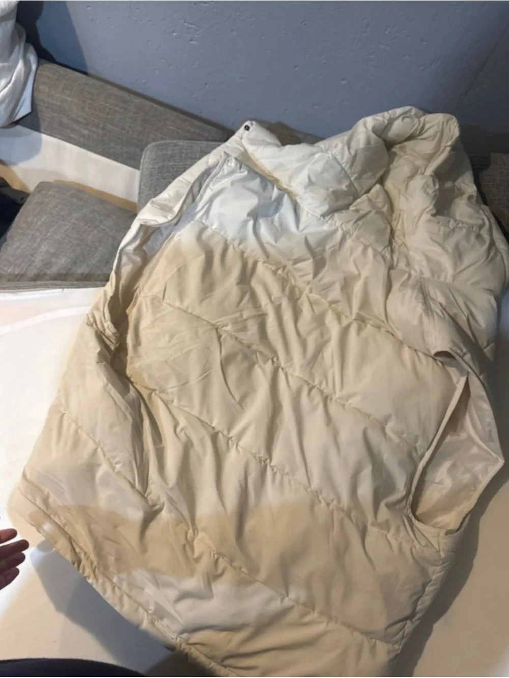 American eagle puffer vest